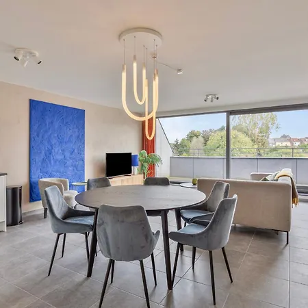 Apartment Ruim 2 Slaapkamer Met Parking Nabij Navo *