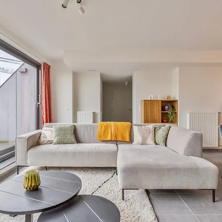 Ruim 2 Slaapkamer Met Parking Nabij Navo * Machelen