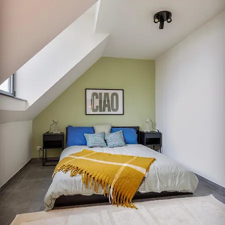 Apartment Ruim 2 Slaapkamer Met Parking Nabij Navo Machelen