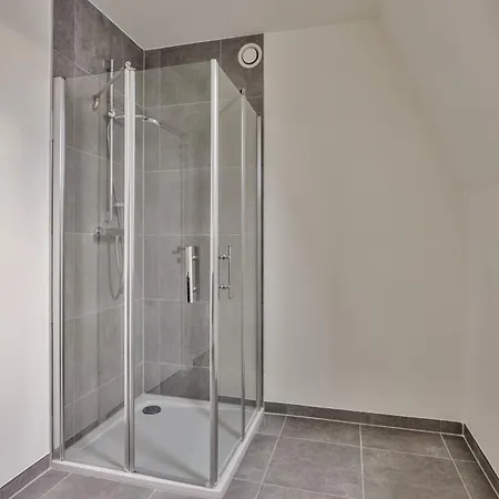 Ruim 2 Slaapkamer Met Parking Nabij Navo Apartment