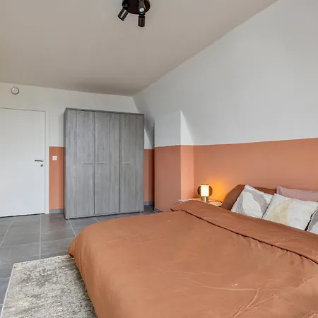 Ruim 2 Slaapkamer Met Parking Nabij Navo * Machelen