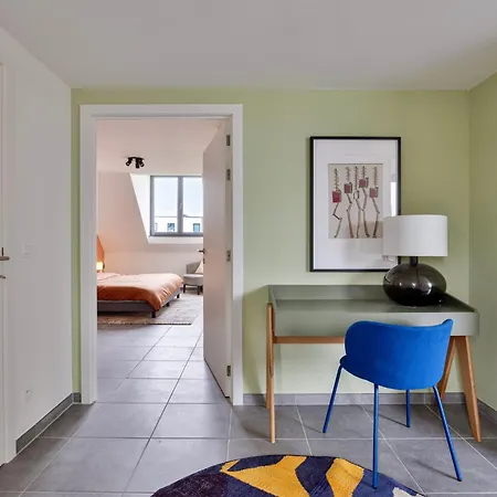 Ruim 2 Slaapkamer Met Parking Nabij Navo Apartment
